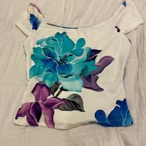 floral top that has never been worn with tags on it